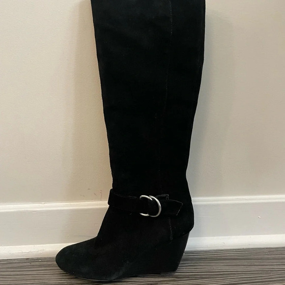 Black BCBG wedge Boots size 6B - Picture 3 of 7